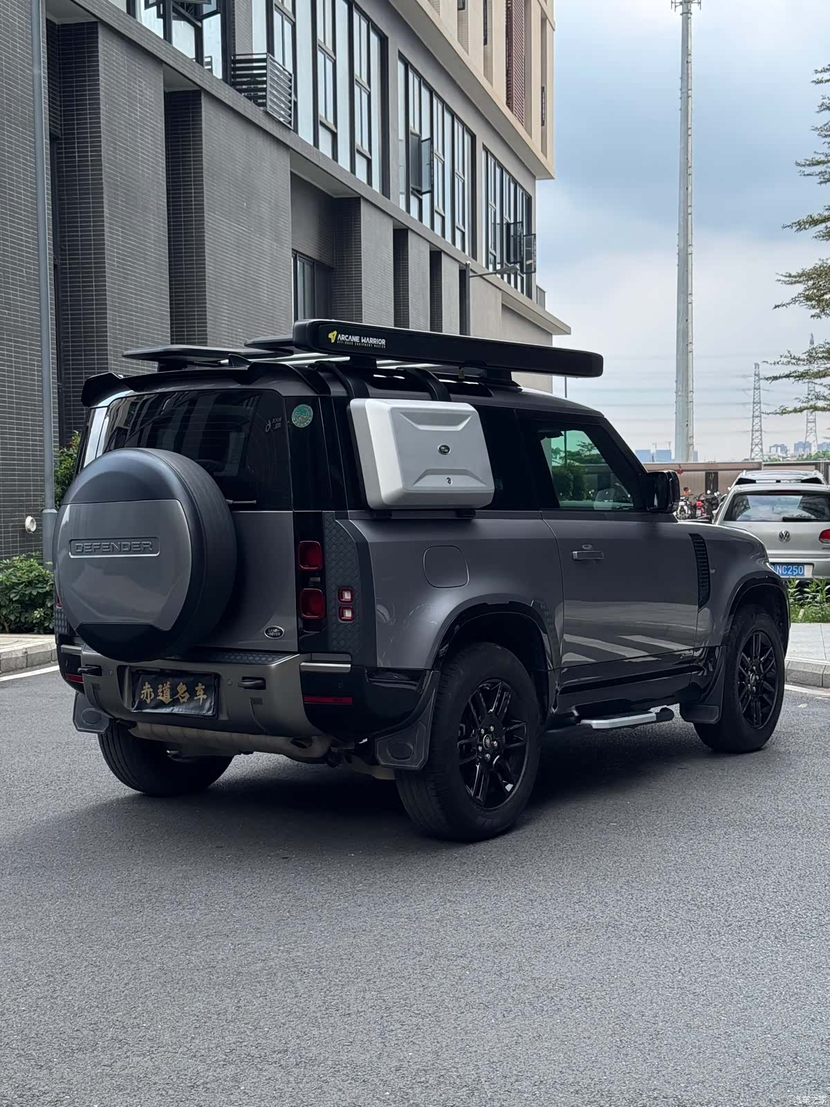 Land Rover Defender, 2021 6