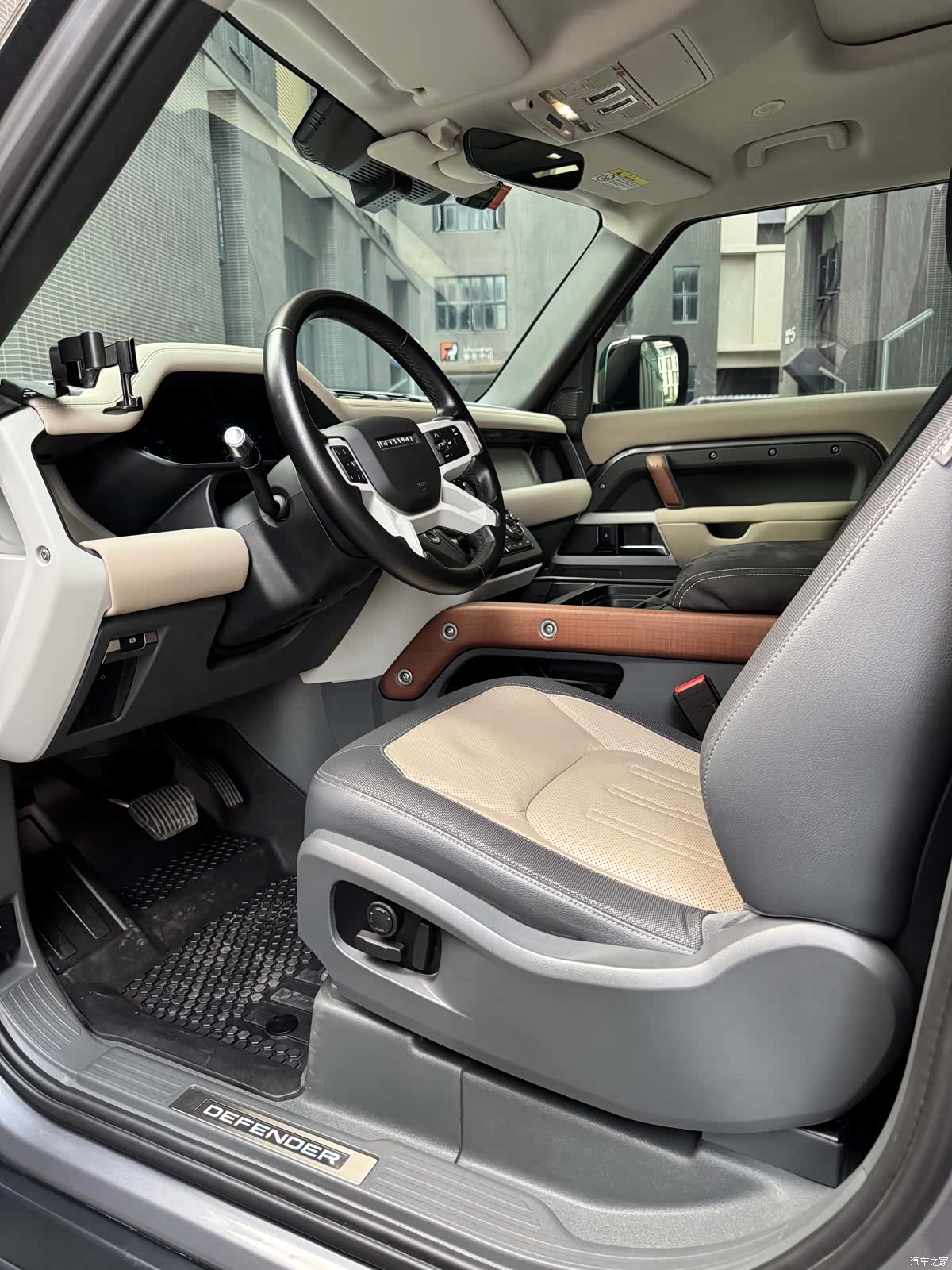 Land Rover Defender, 2021 10