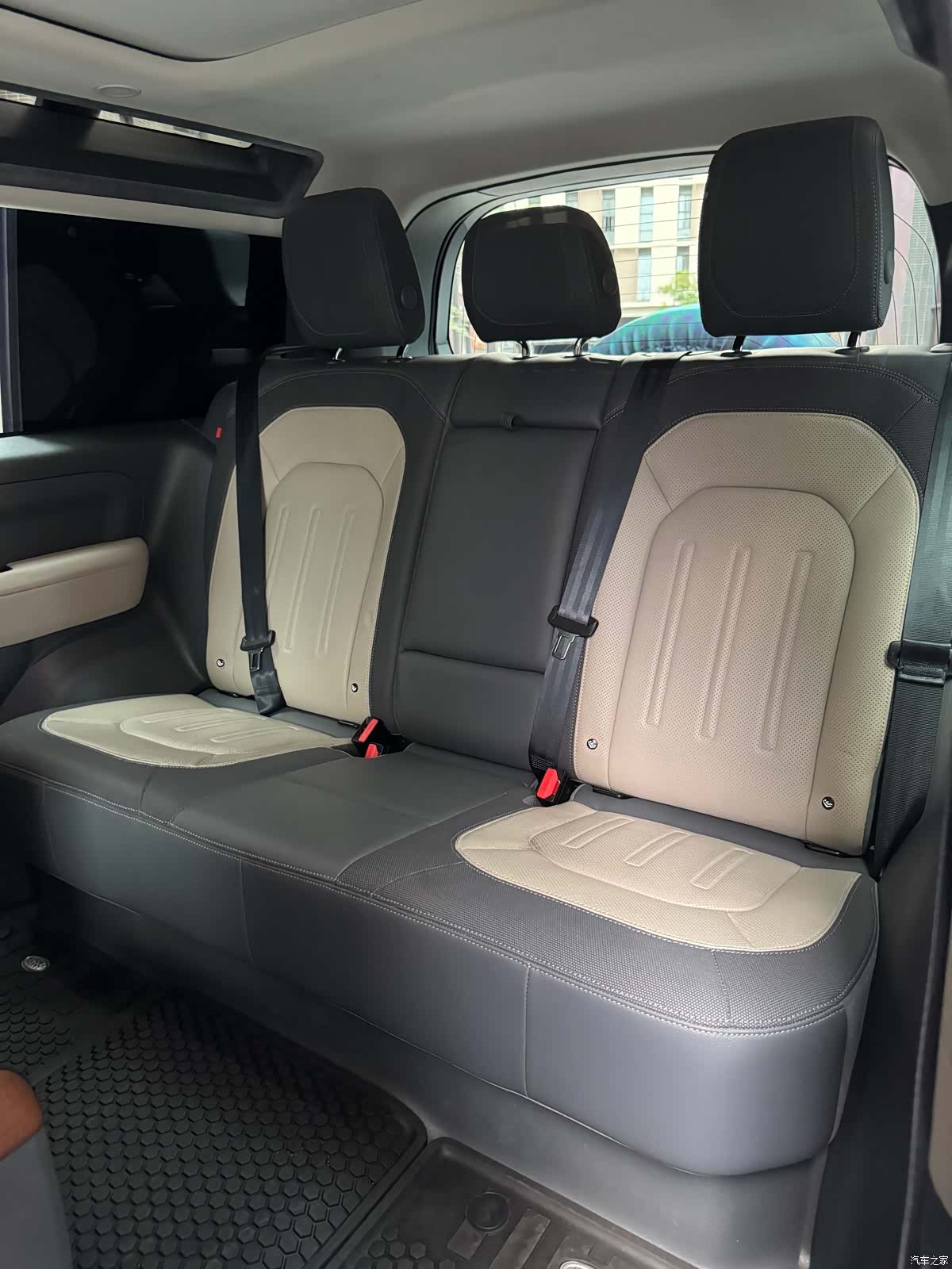 Land Rover Defender, 2021 14