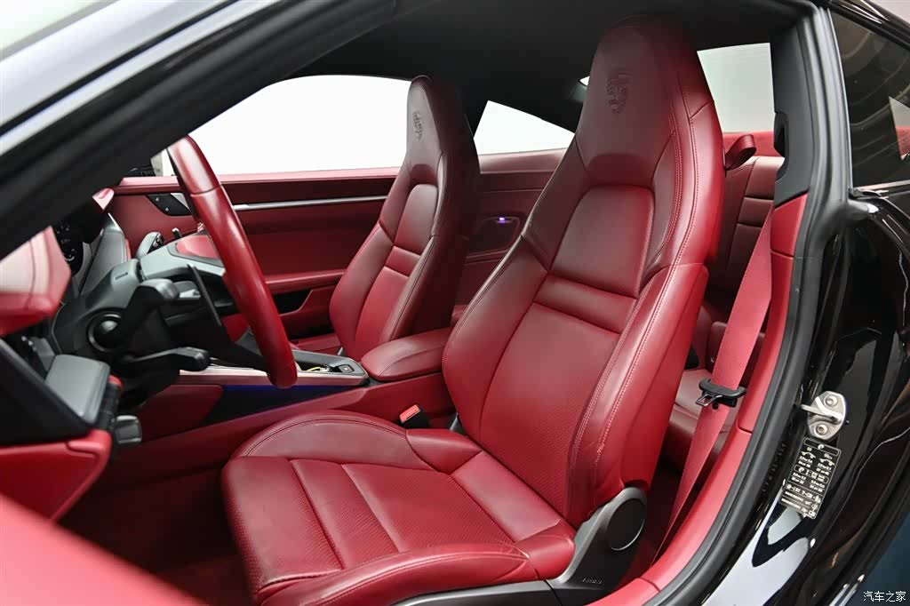Porsche 911, 2023 10