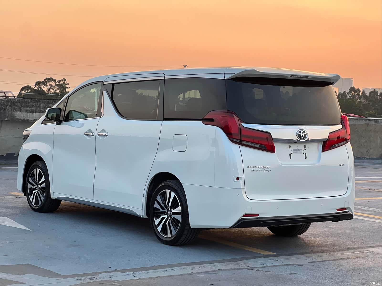 Toyota Alphard, 2018 4