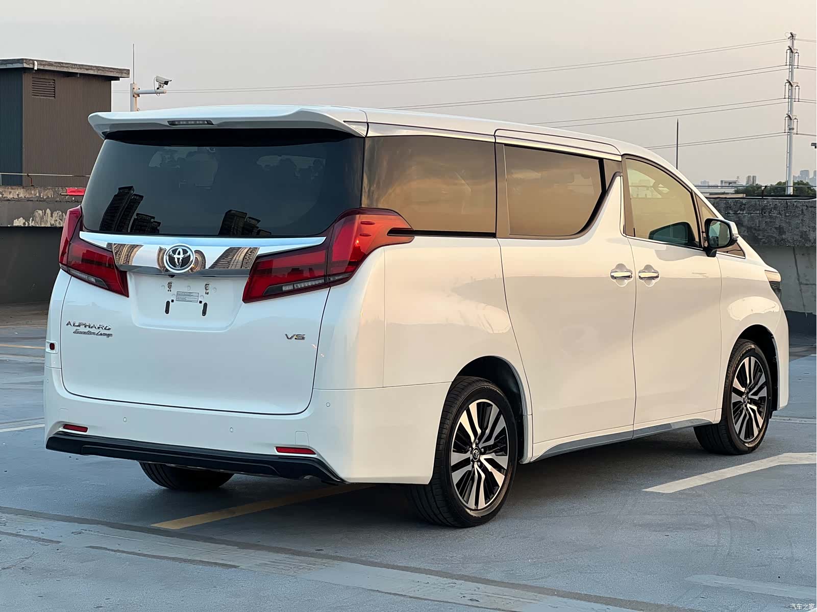 Toyota Alphard, 2018 3