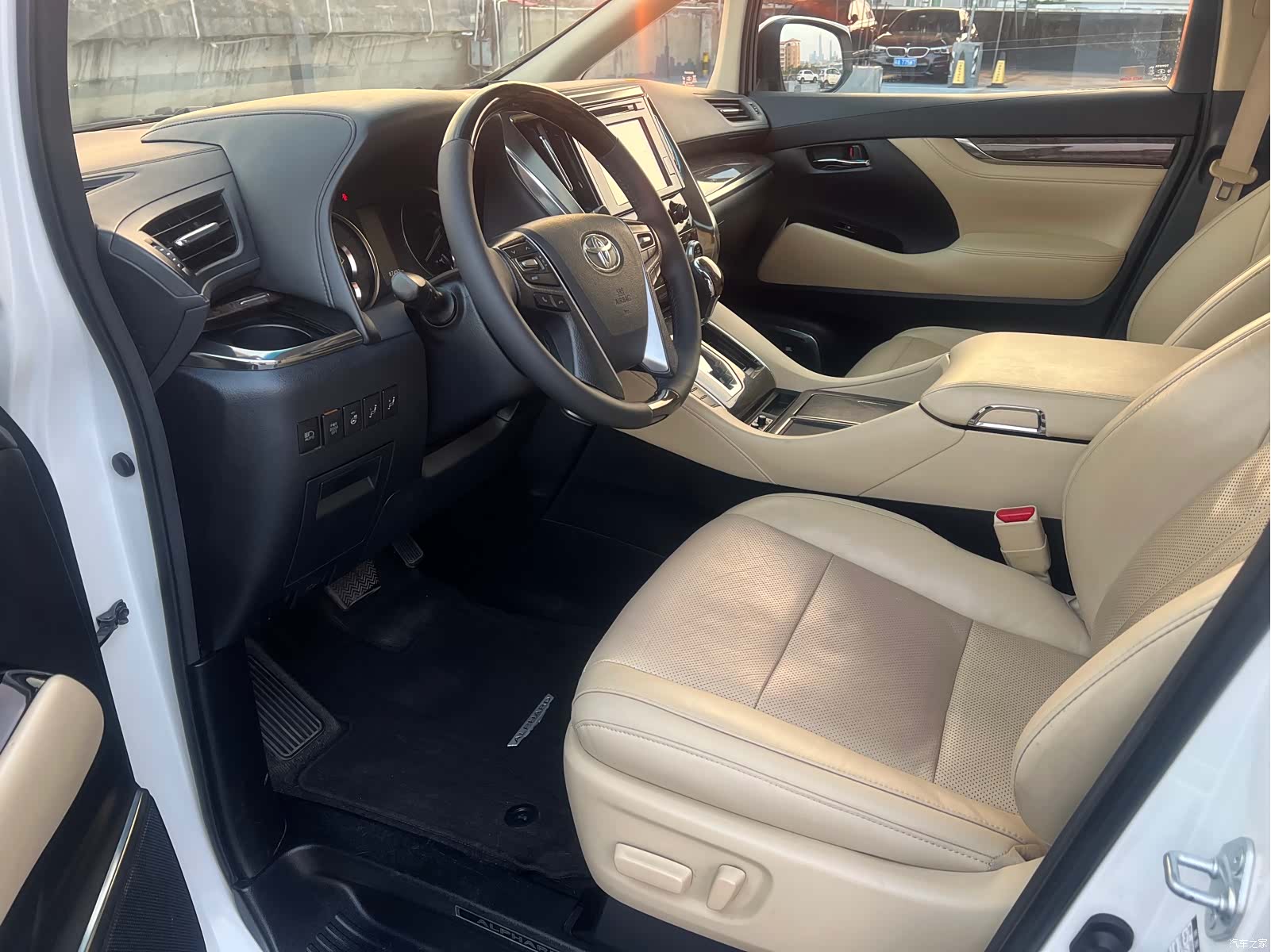 Toyota Alphard, 2018 9