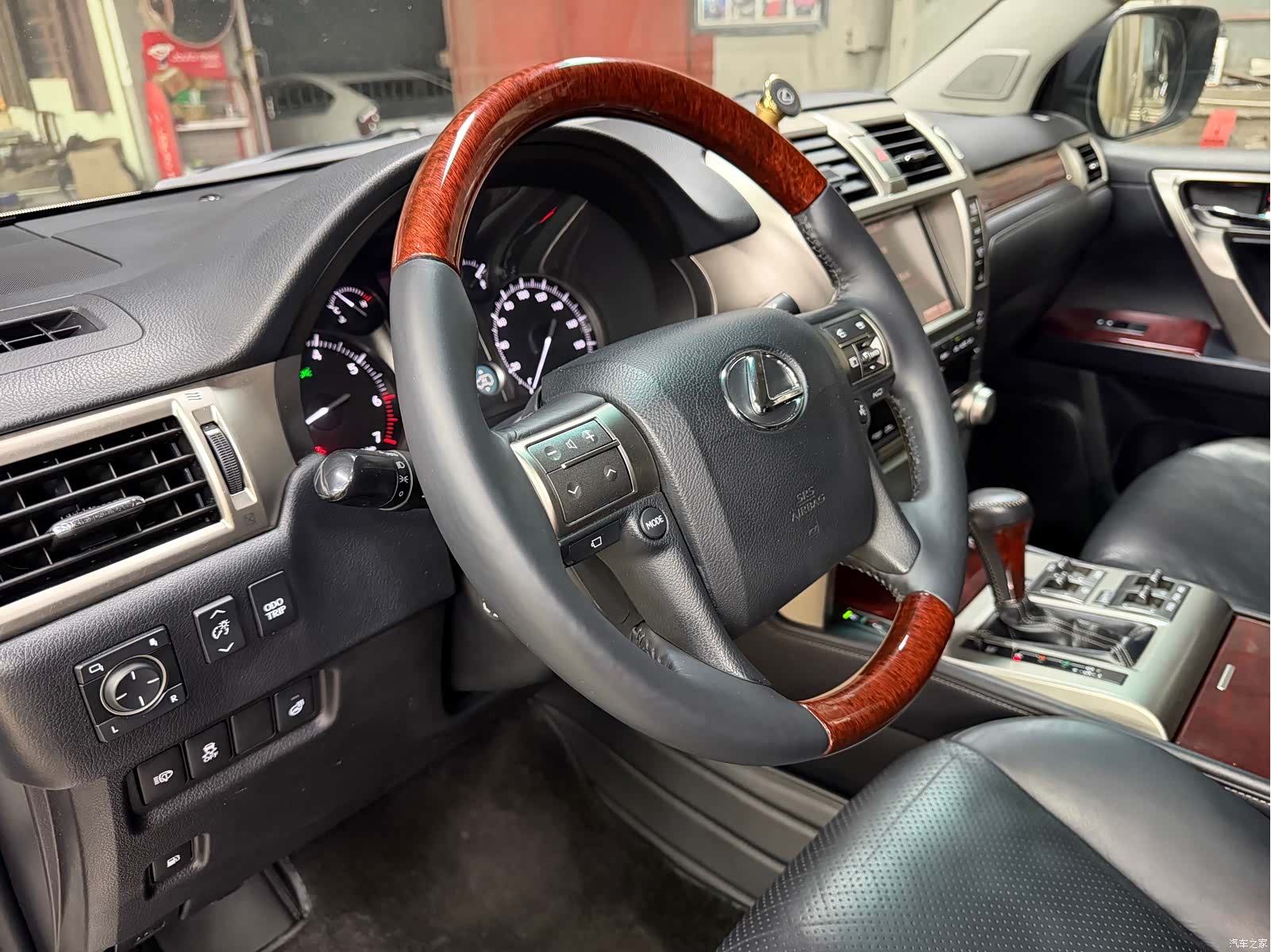 Lexus GX, 2012 9