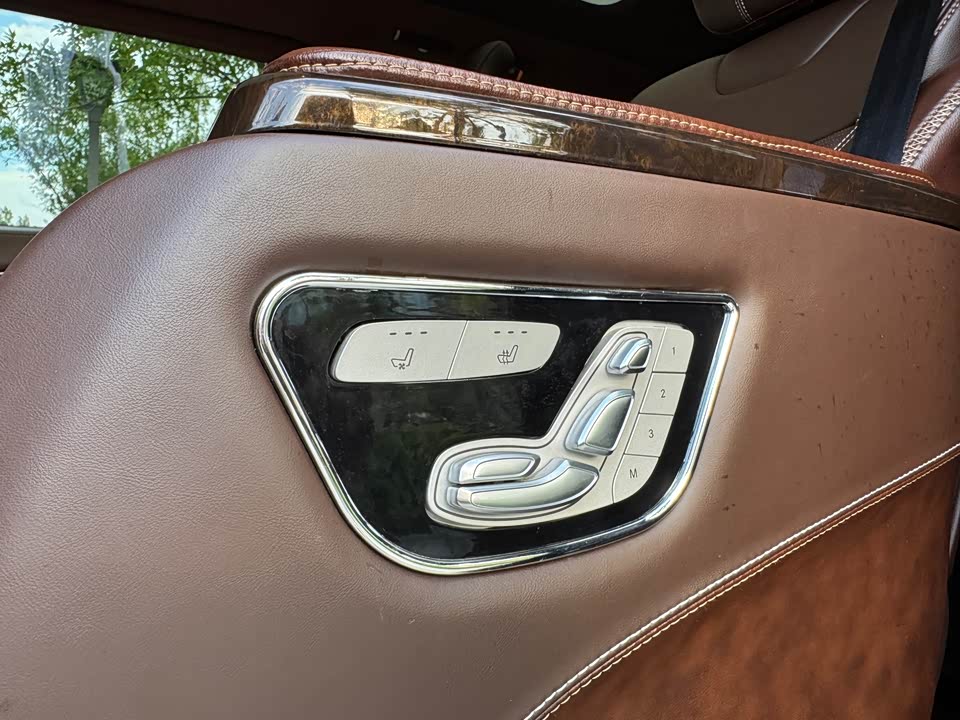 Mercedes-Benz V-class
