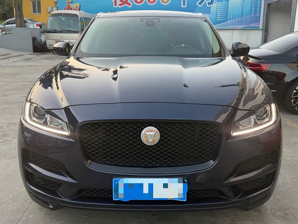 Jaguar F-PACE