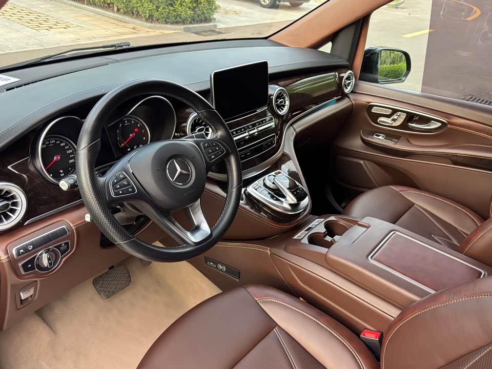 Mercedes-Benz V-class