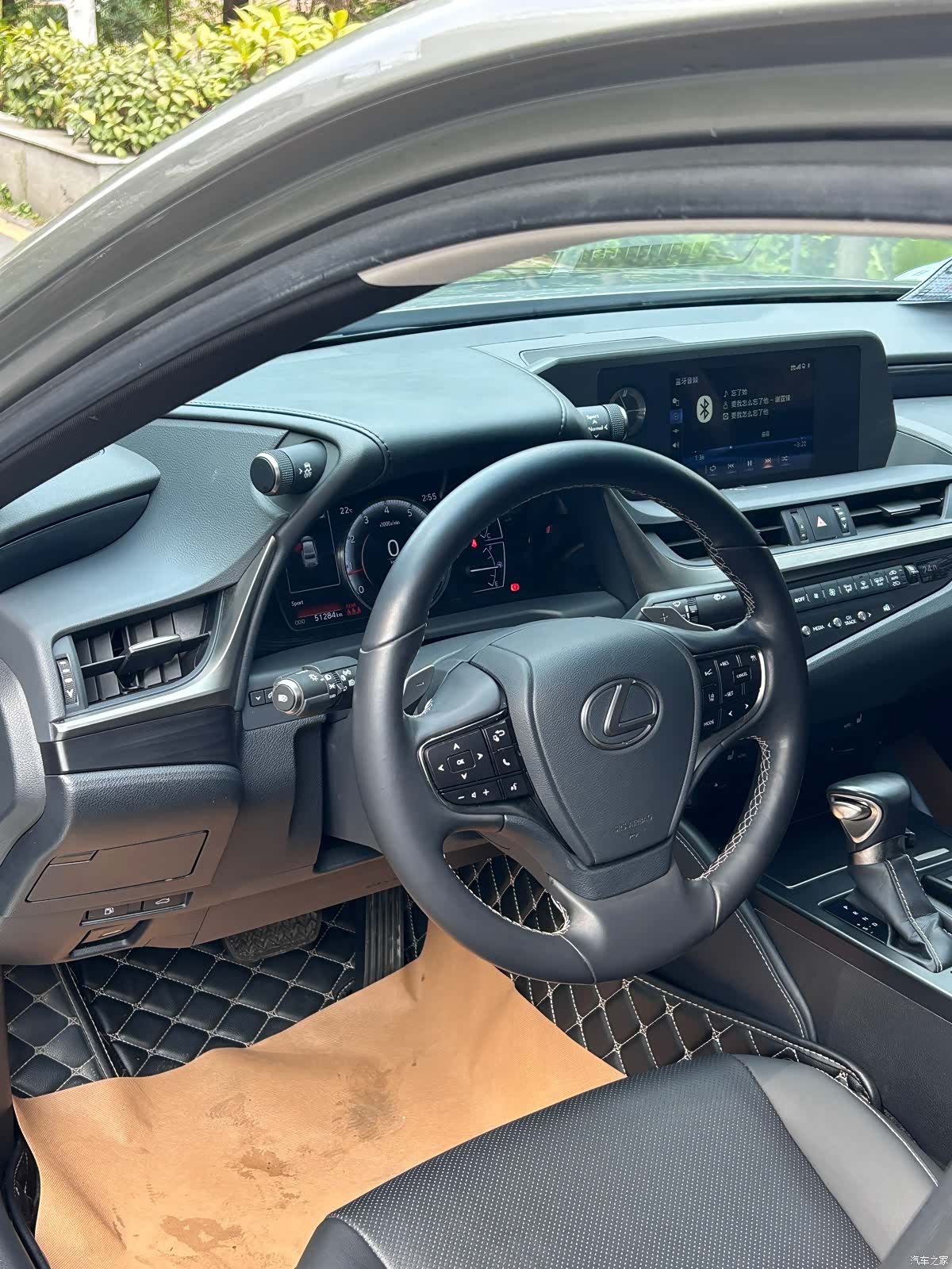 Lexus ES, 2020 14