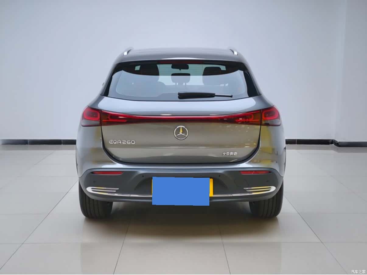 Mercedes-Benz EQA, 2022 3