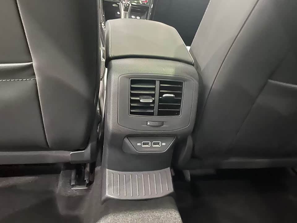 Volkswagen T-ROC exploring Songs