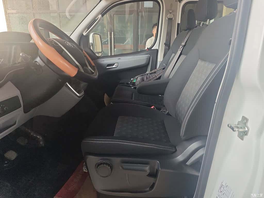 Maxus V80, 2023 8