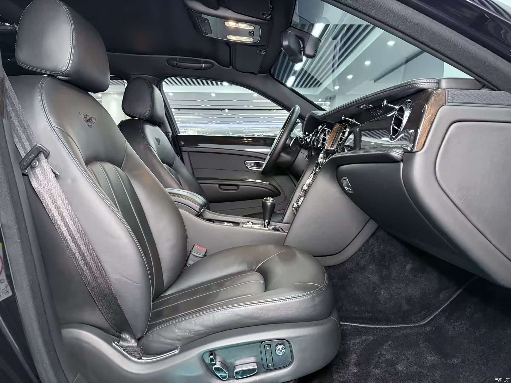 Bentley Mulsanne, 2015 10