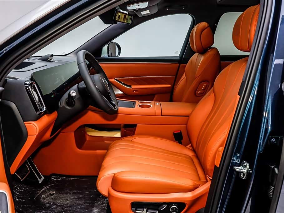 AITO Ask the world M8