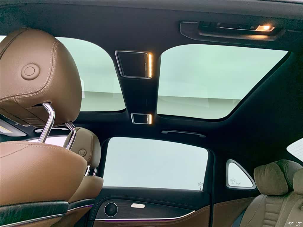 Mercedes-Benz E-Class, 2023 23