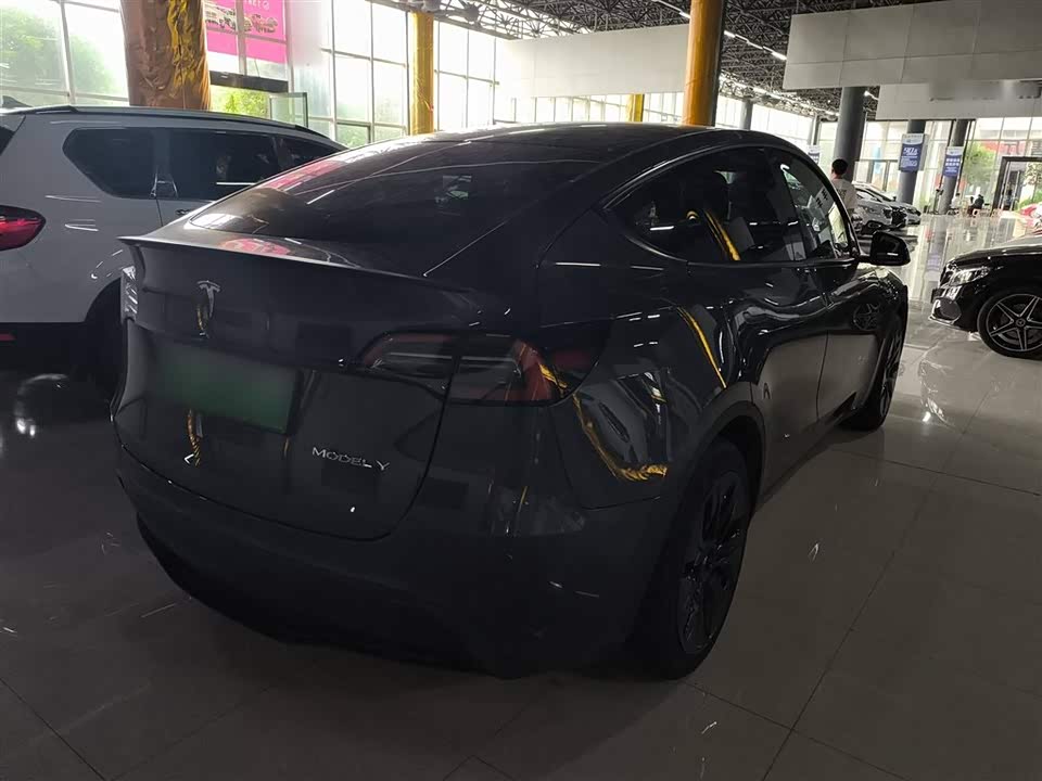 Tesla Model Y Tesla Model Y