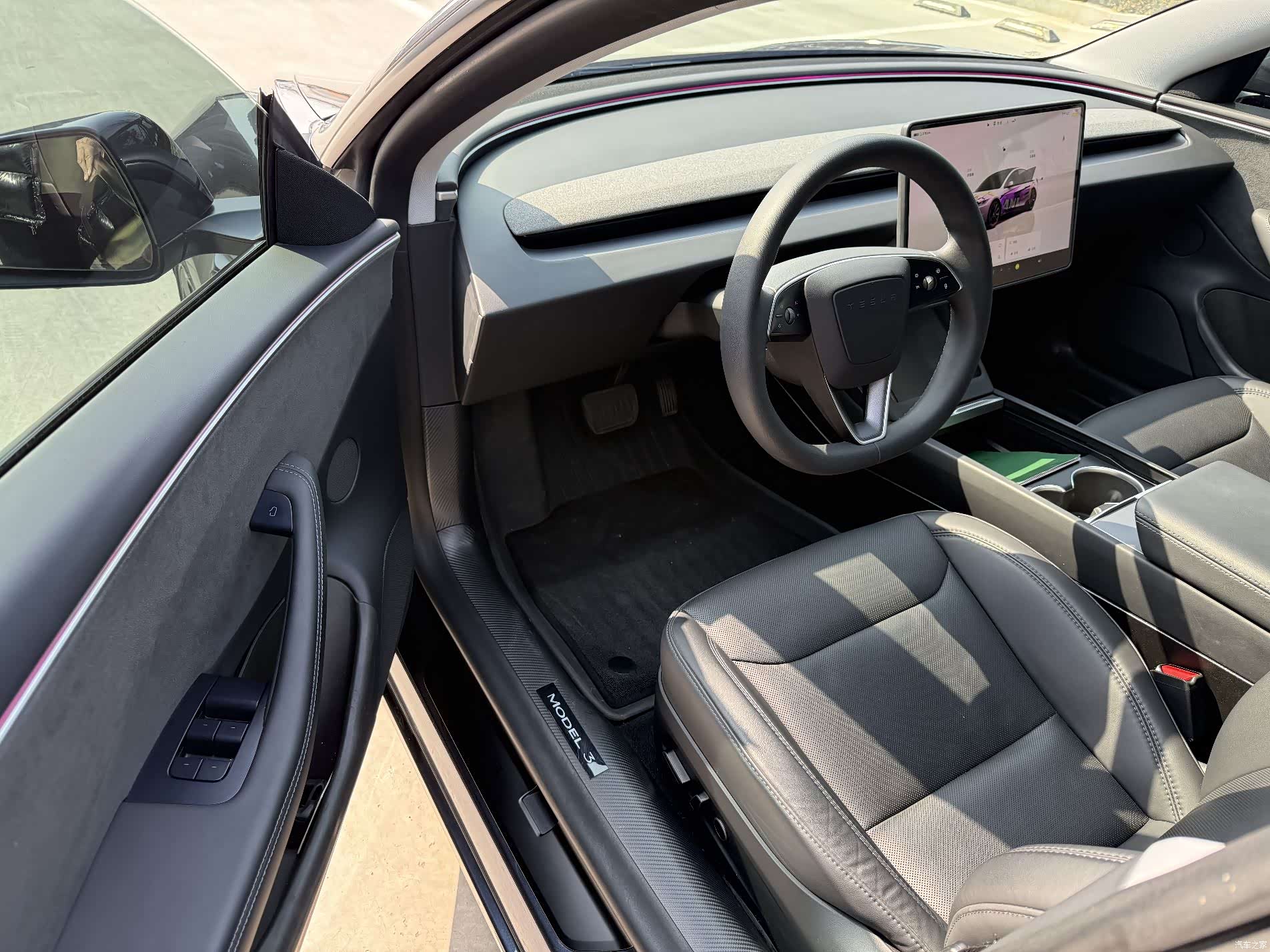 Tesla Model 3, 2025 7