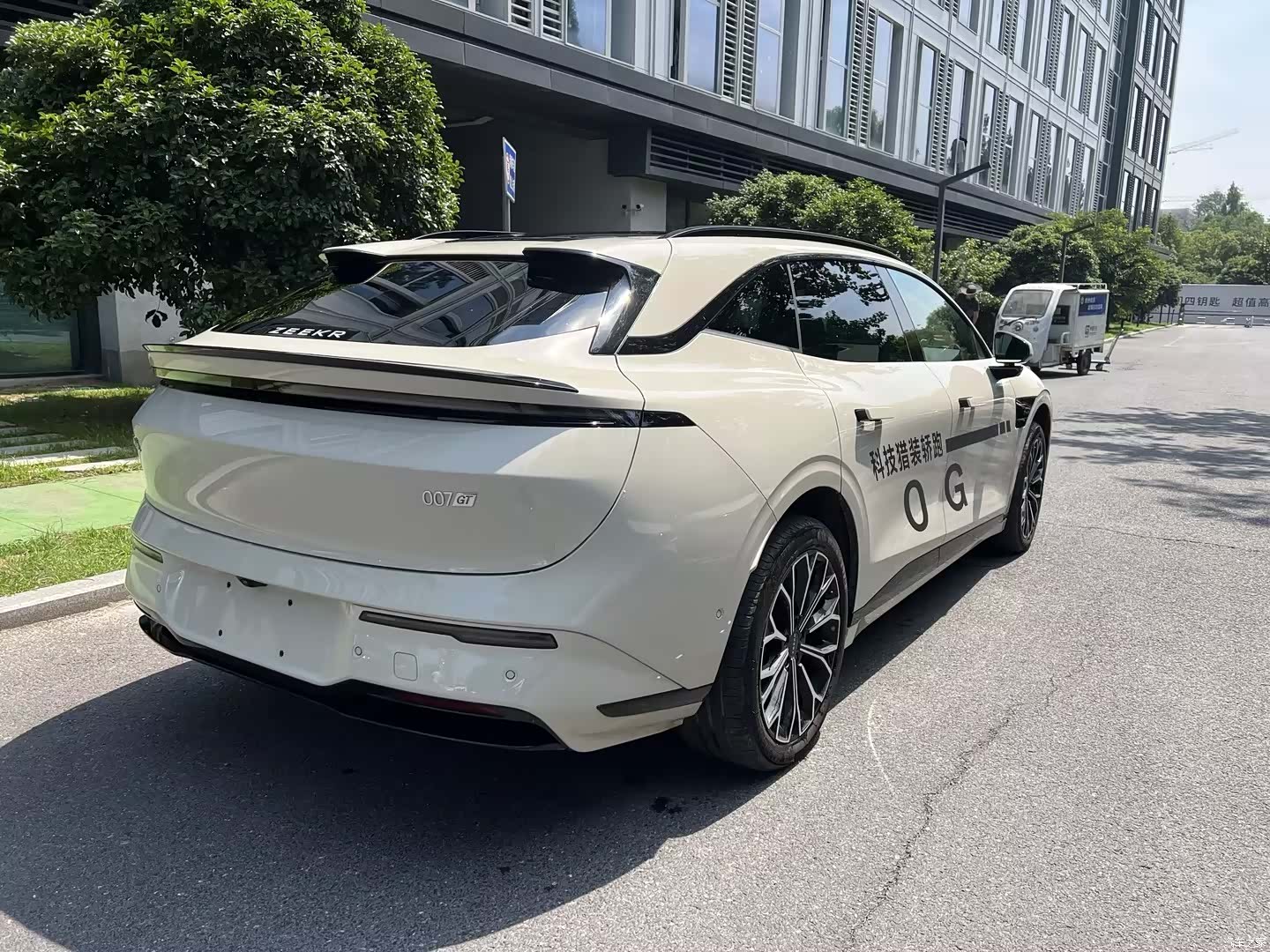Zeekr 007, 2025 4