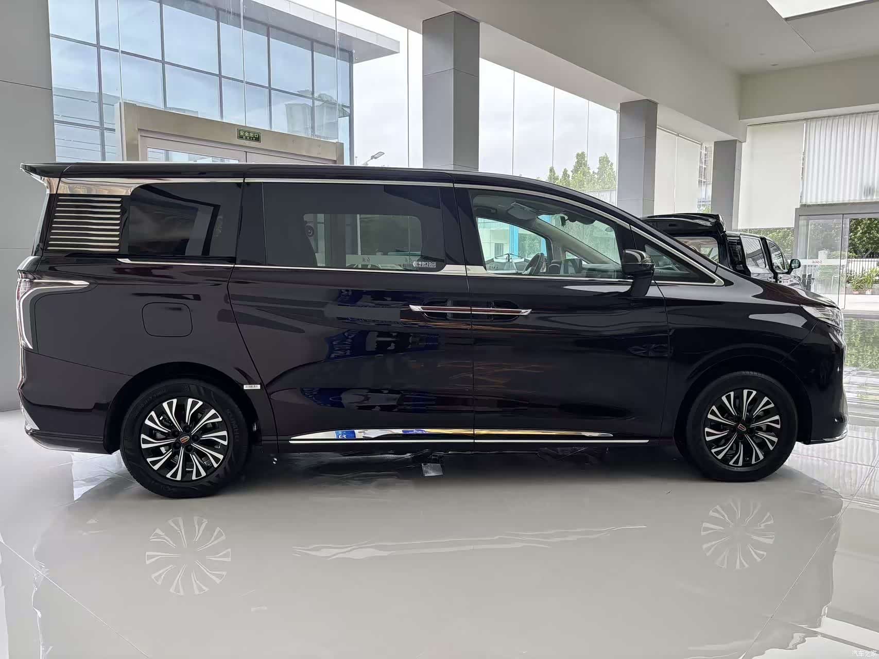 Hongqi HQ9, 2024 10