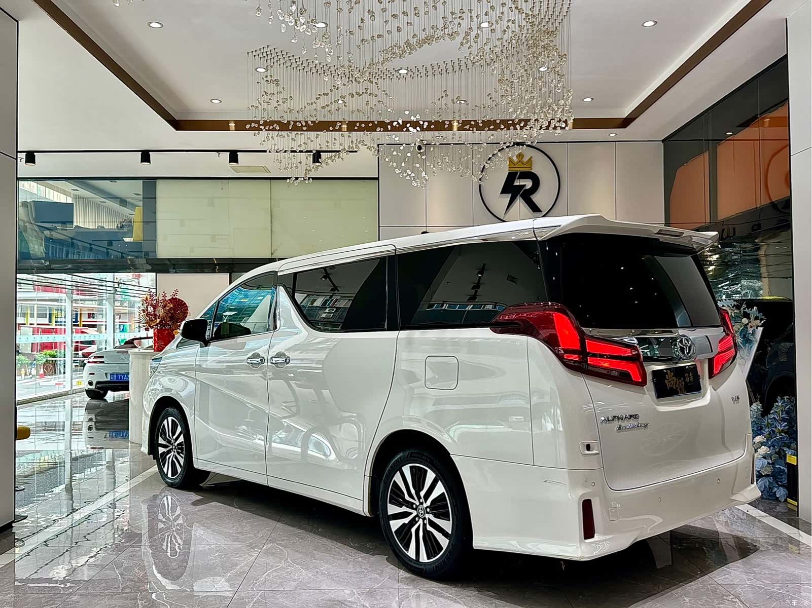 Toyota Alphard, 2018 13