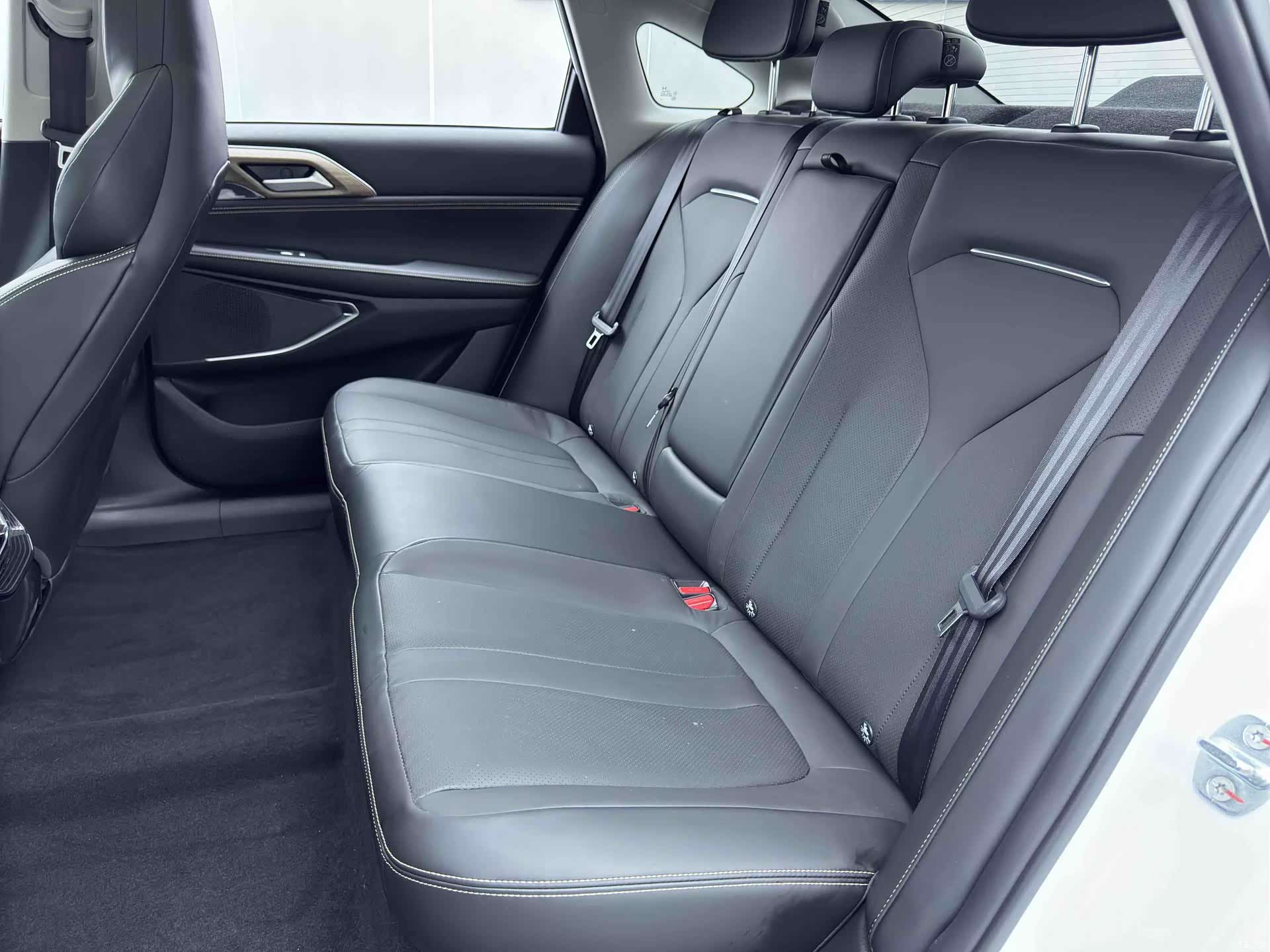 Xpeng P5, 2022 15