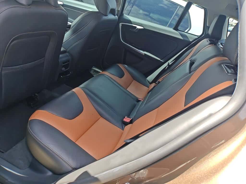 Volvo V60, 2018 17