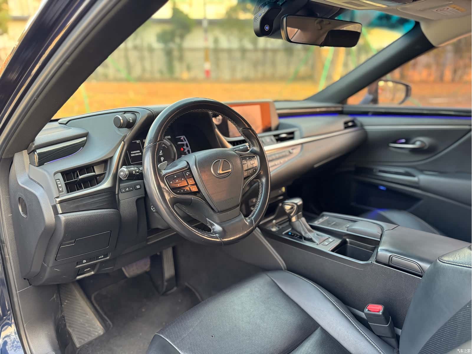 Lexus ES, 2019 8