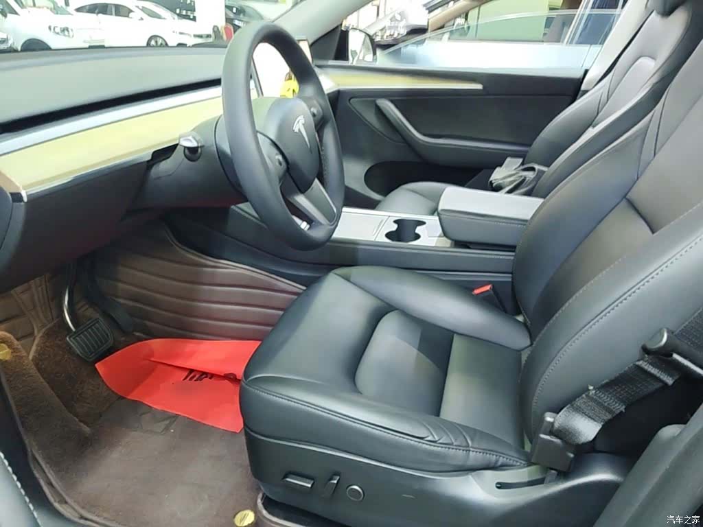 Tesla Model Y, 2023 15