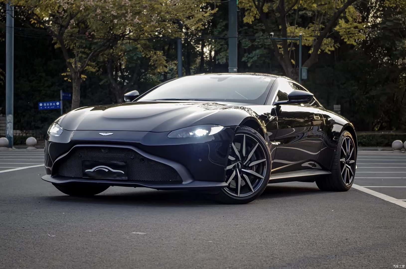 Aston Martin Vantage