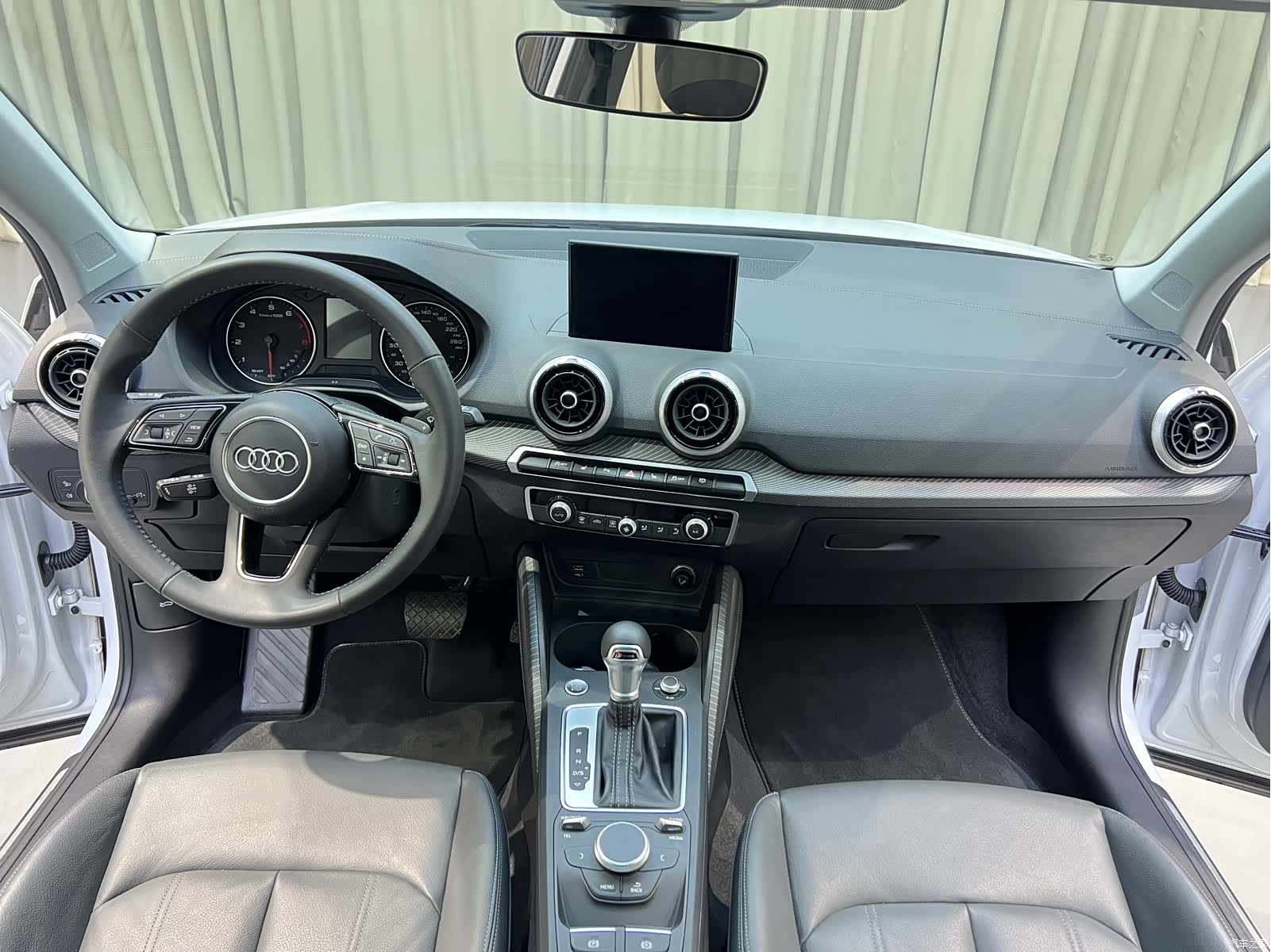 Audi Q2L, 2022 13
