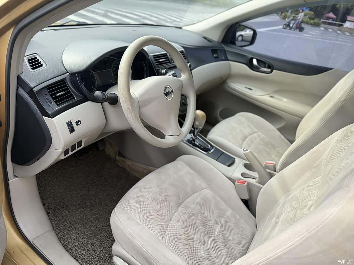 Nissan Tiida, 2012 8