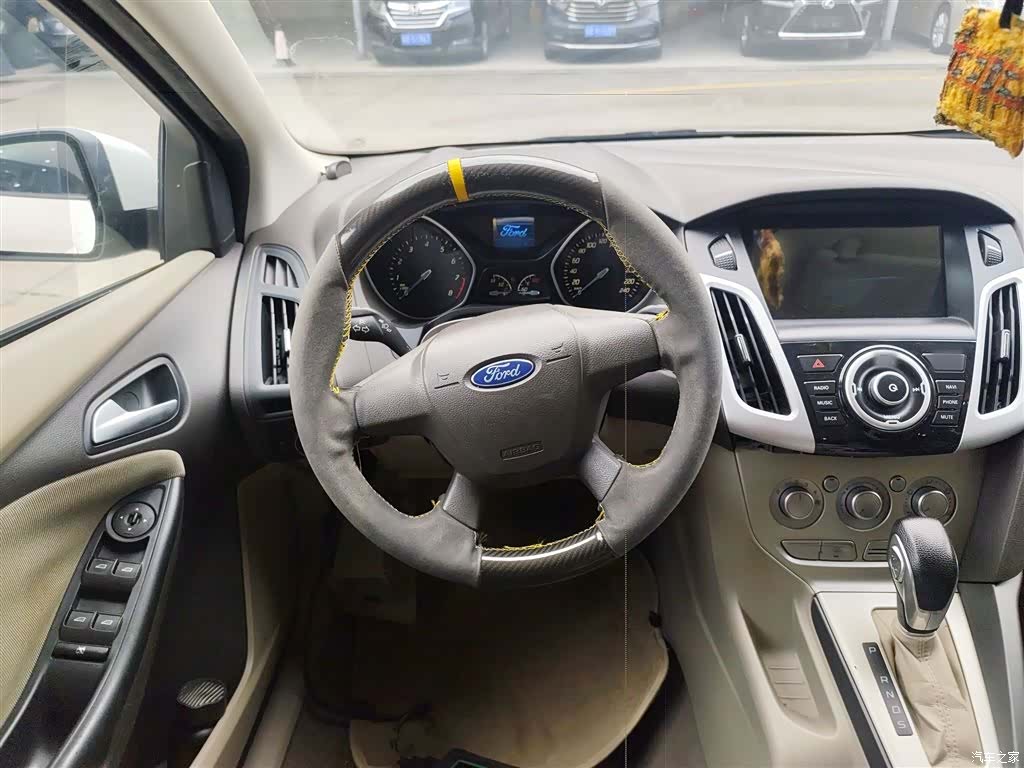 Ford Focus, 2015 7