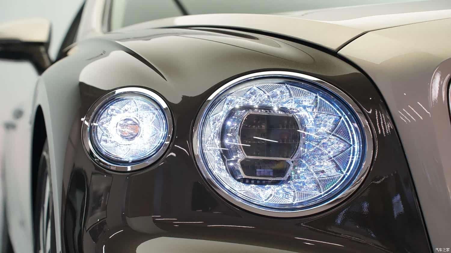 Bentley Flying Spur, 2024 7