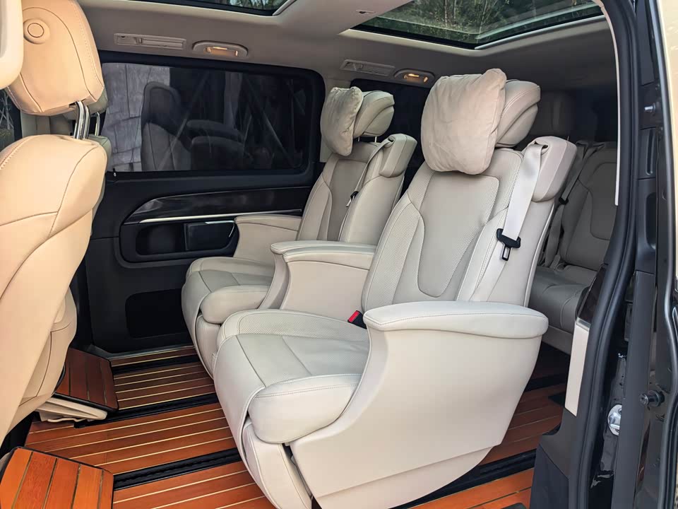 Mercedes-Benz V-class