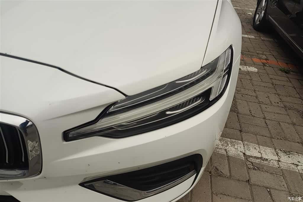 Volvo S60, 2020 все фото