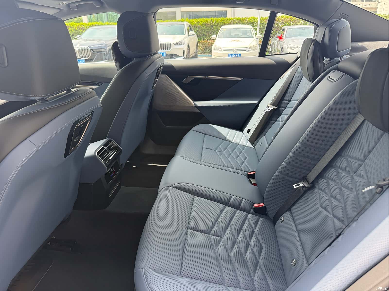 BMW i5, 2025 7