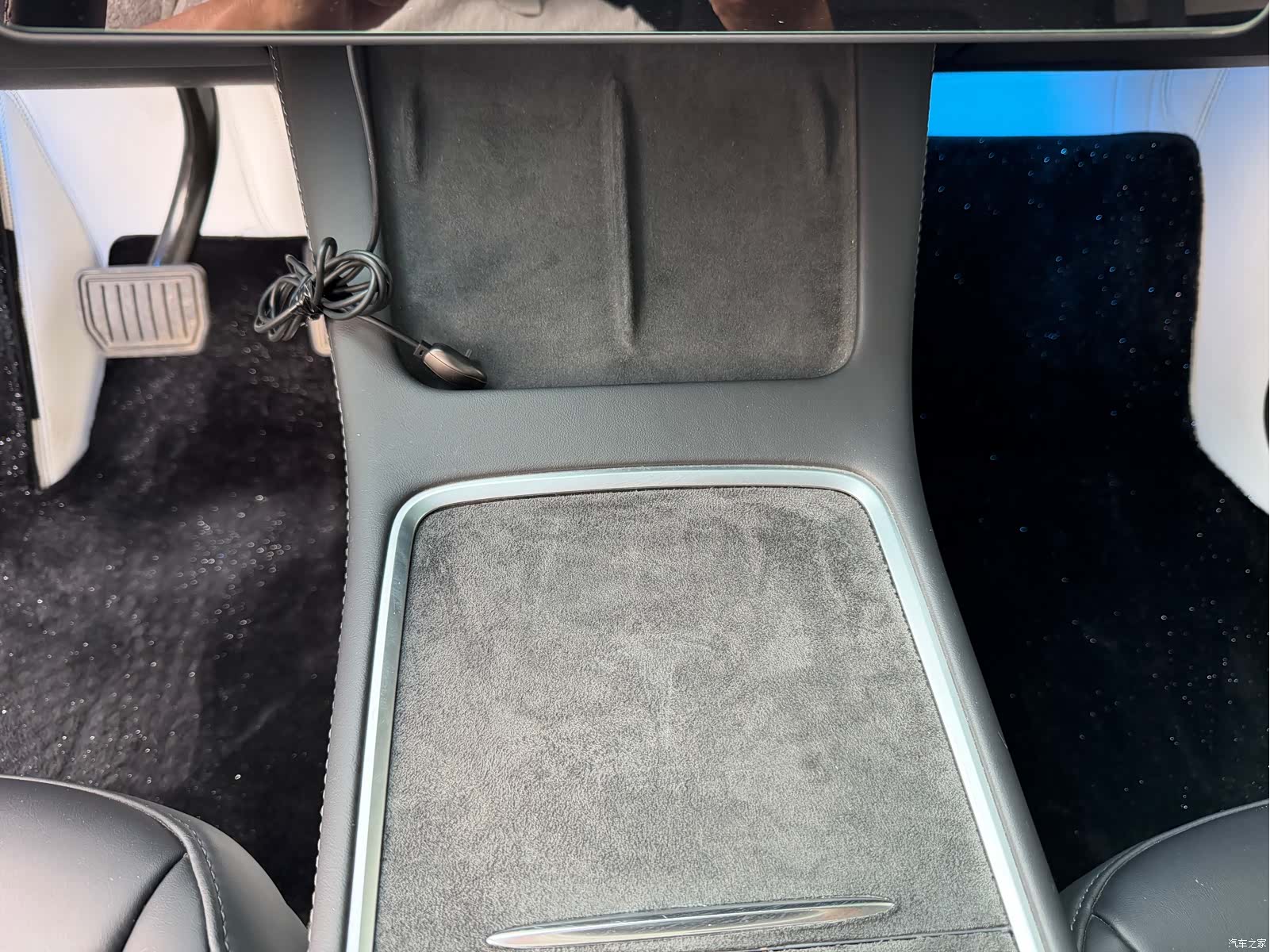 Tesla Model Y, 2023 14