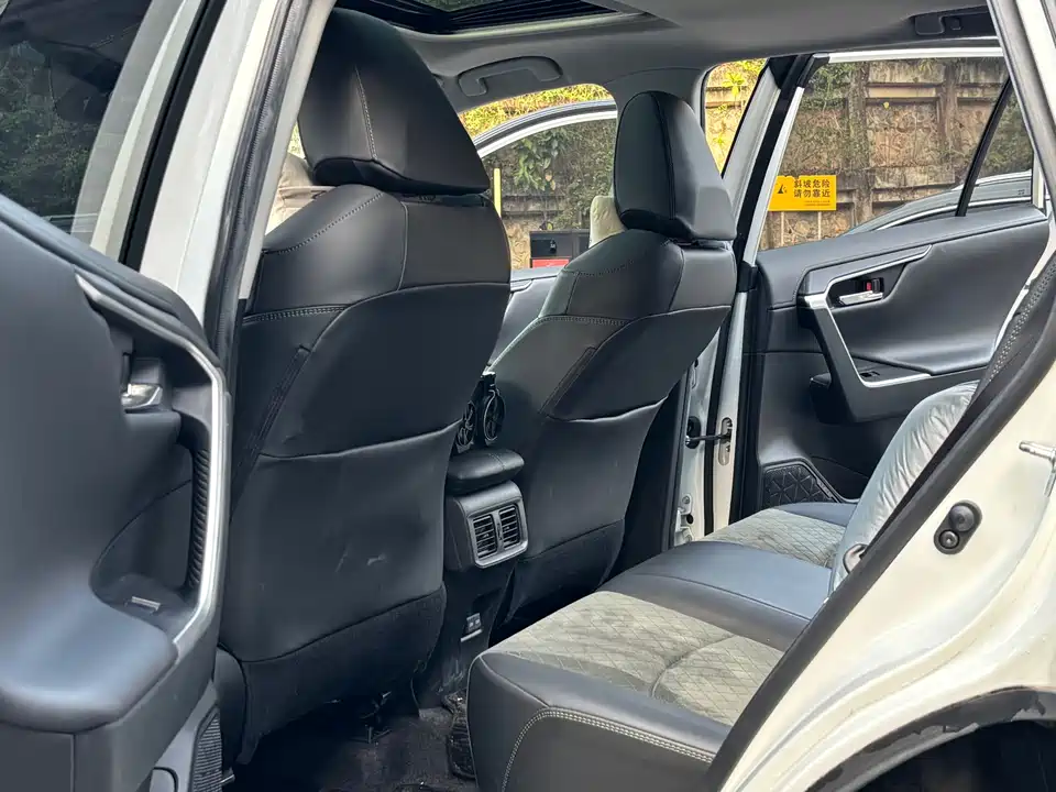 Toyota RAV4 Rongfang