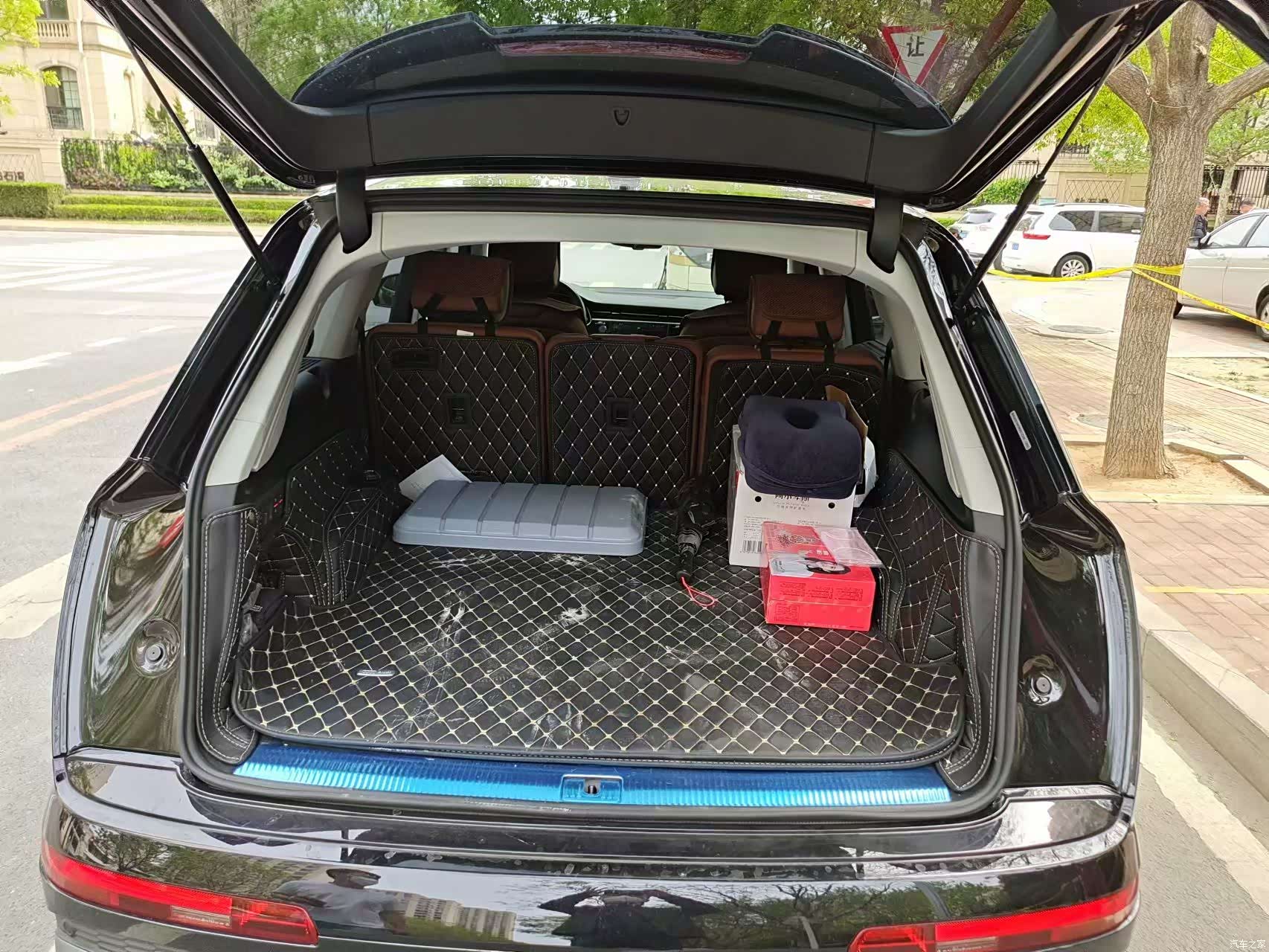 Audi Q7, 2021 все фото