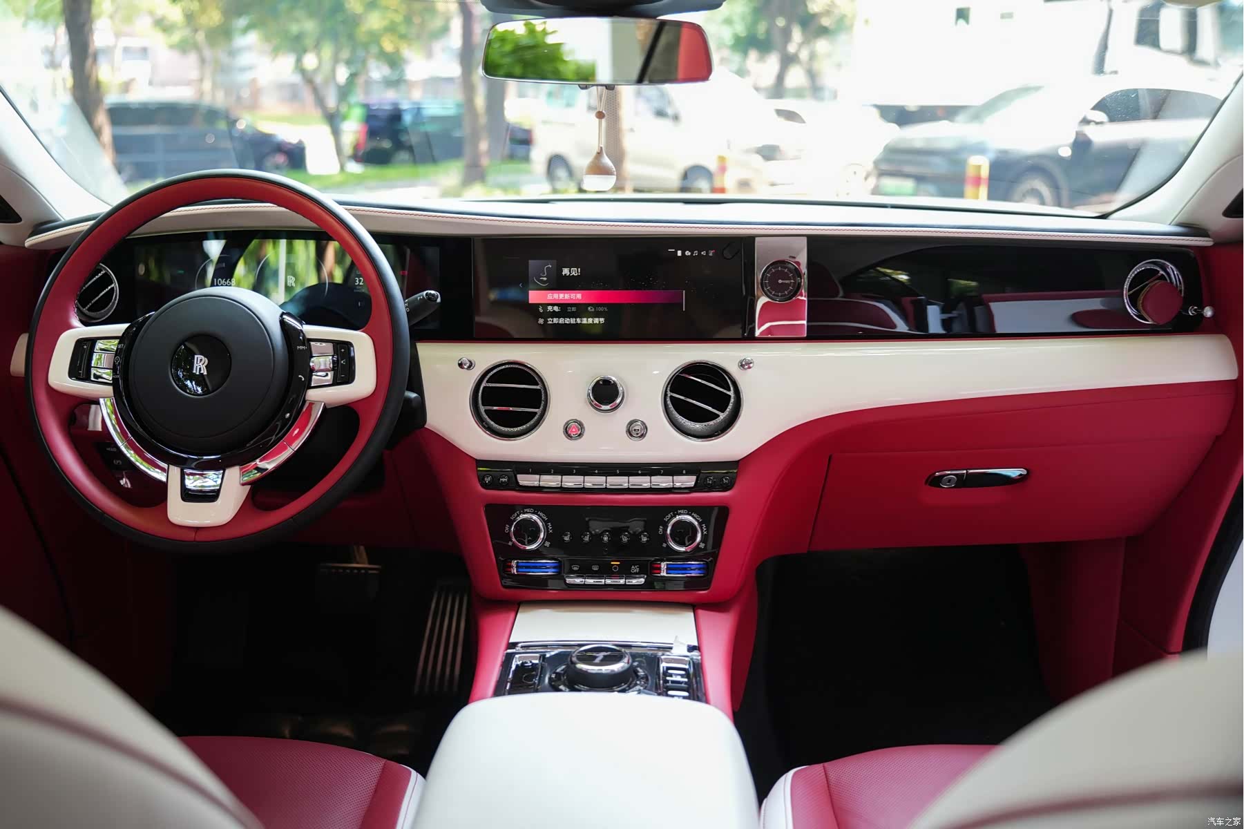 Rolls-Royce Spectre, 2024 11