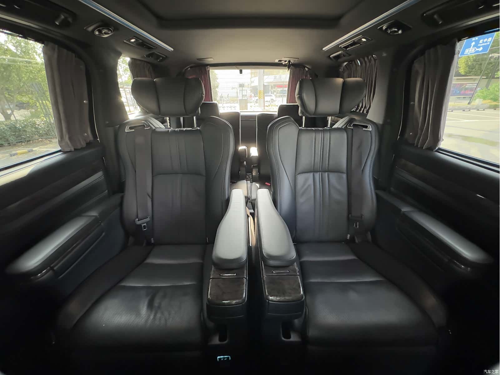 Toyota Alphard, 2018 24