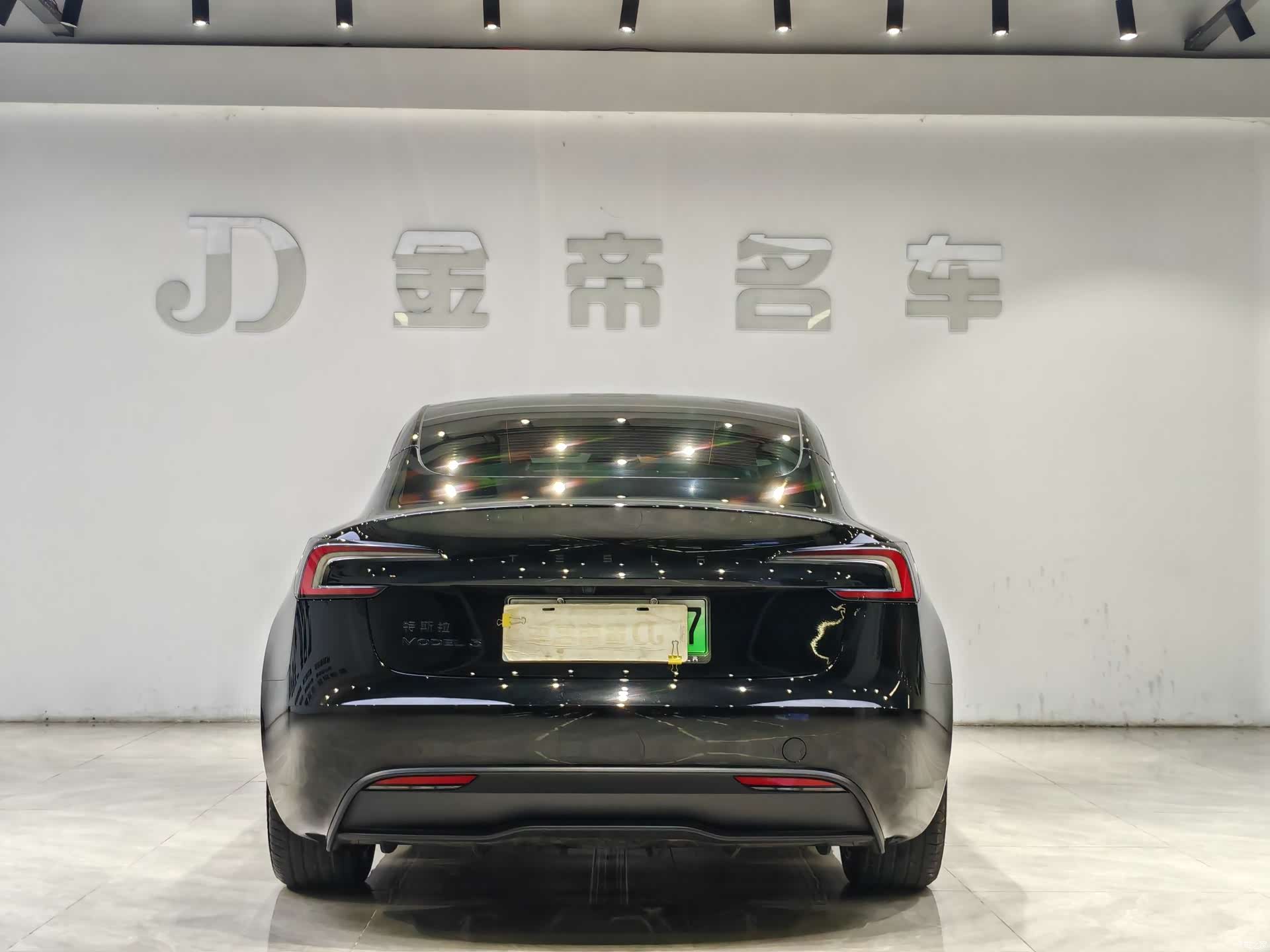 Tesla Model 3, 2026 8