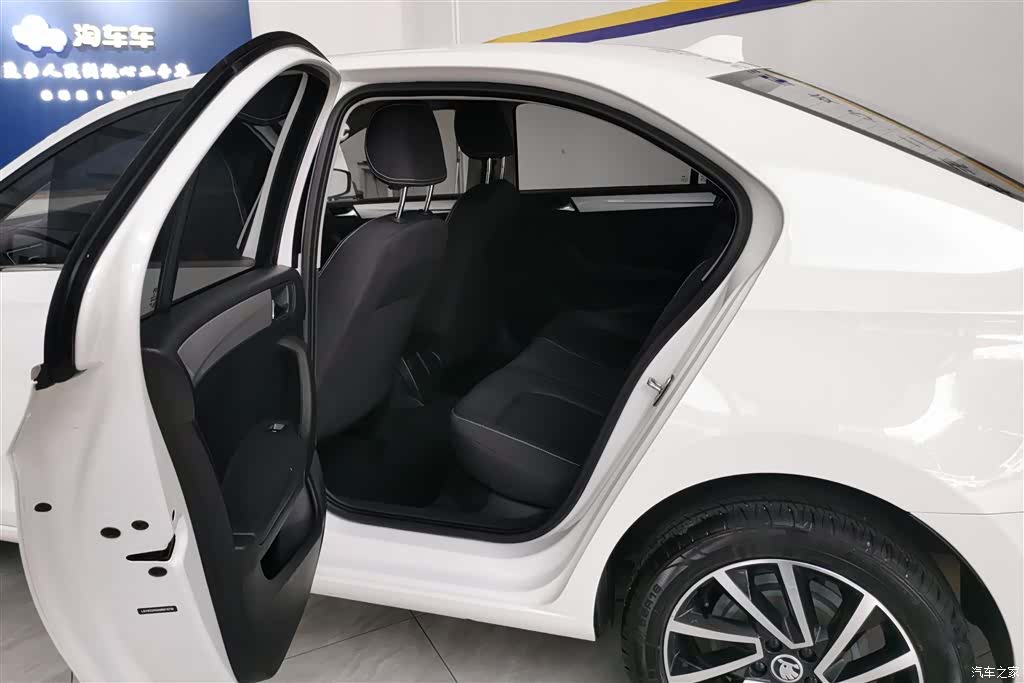 Skoda Rapid, 2021 11