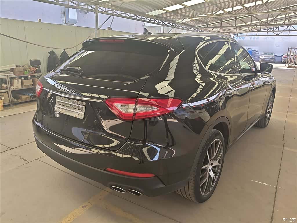 Maserati Levante, 2018 все фото