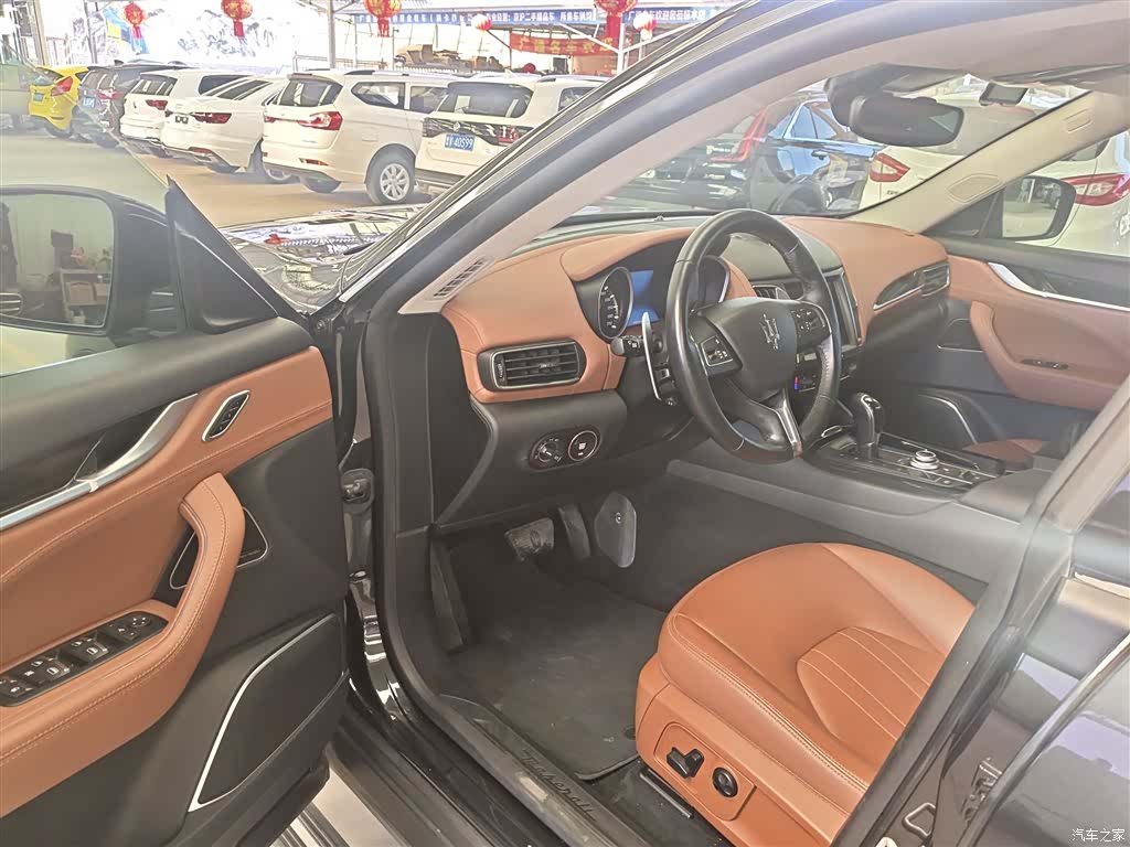 Maserati Levante, 2018 12