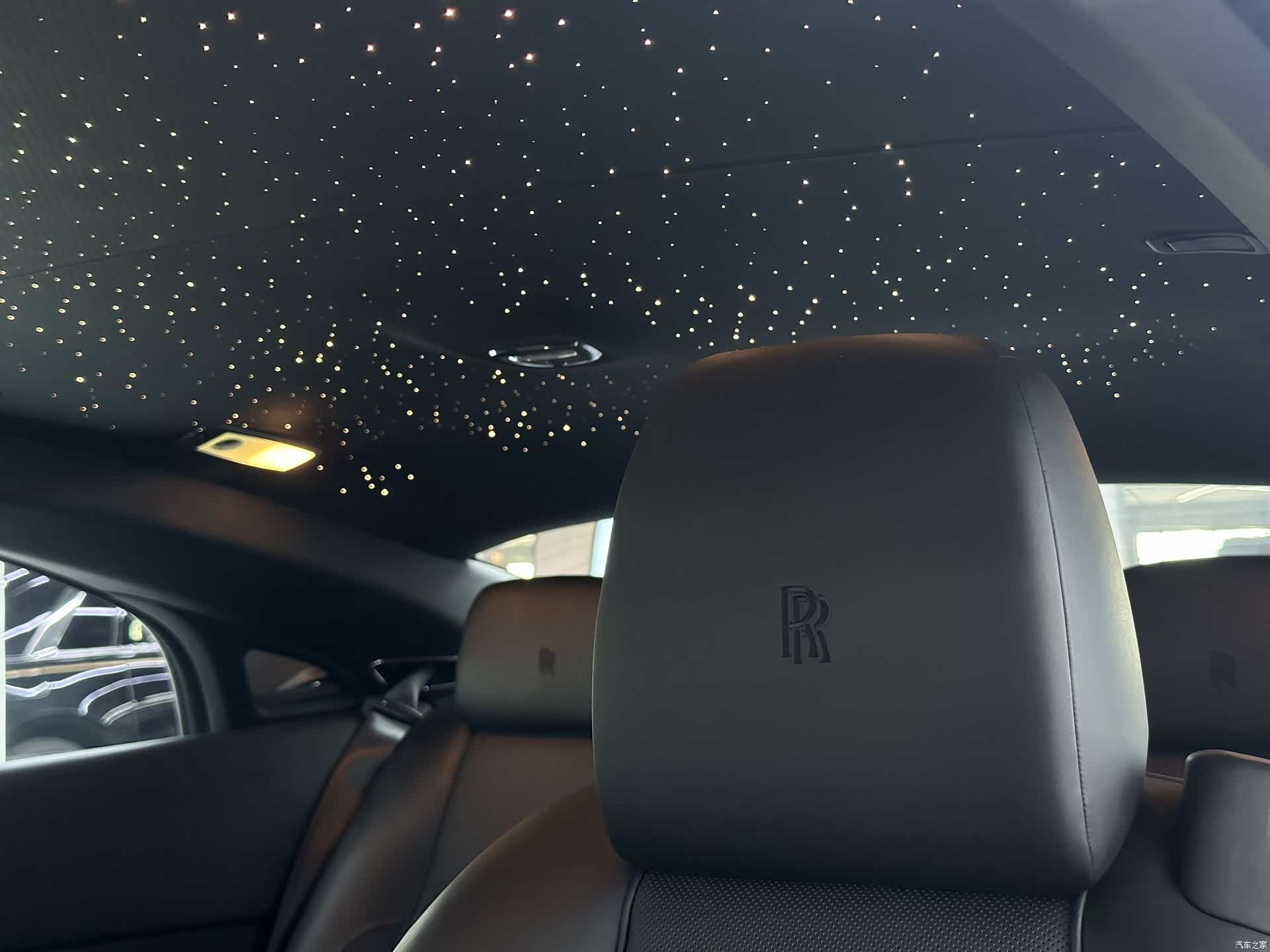Rolls-Royce Wraith, 2017 28