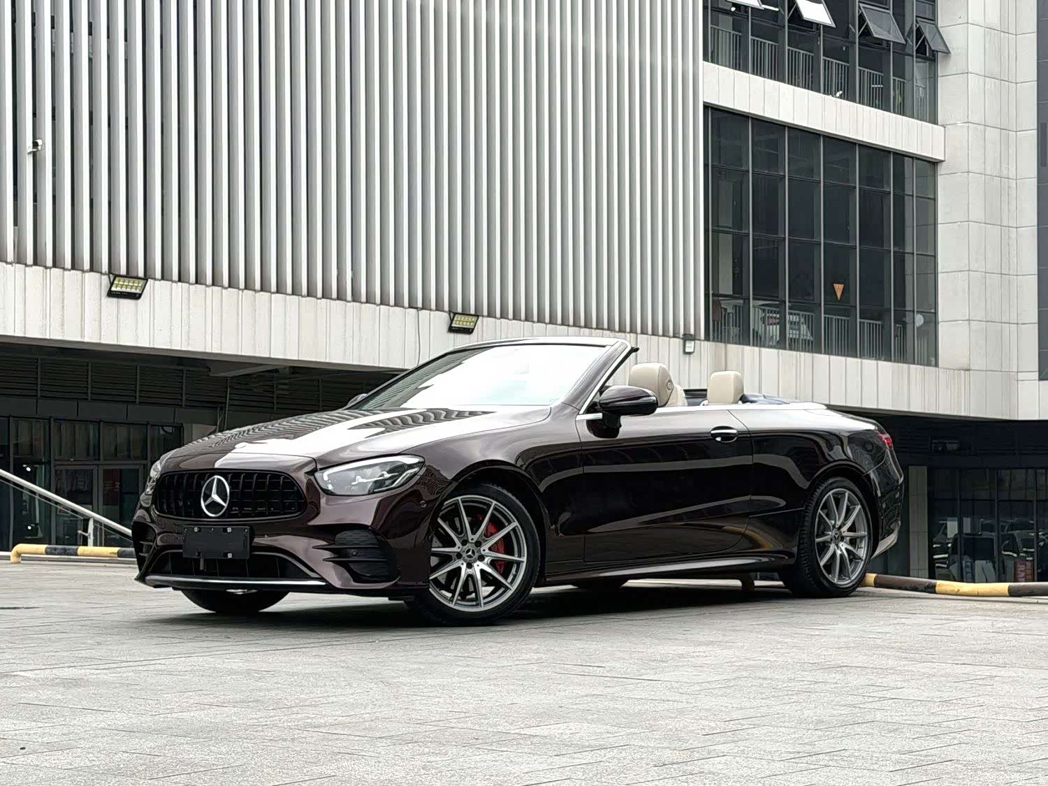 Mercedes-Benz E-Class, 2023 1