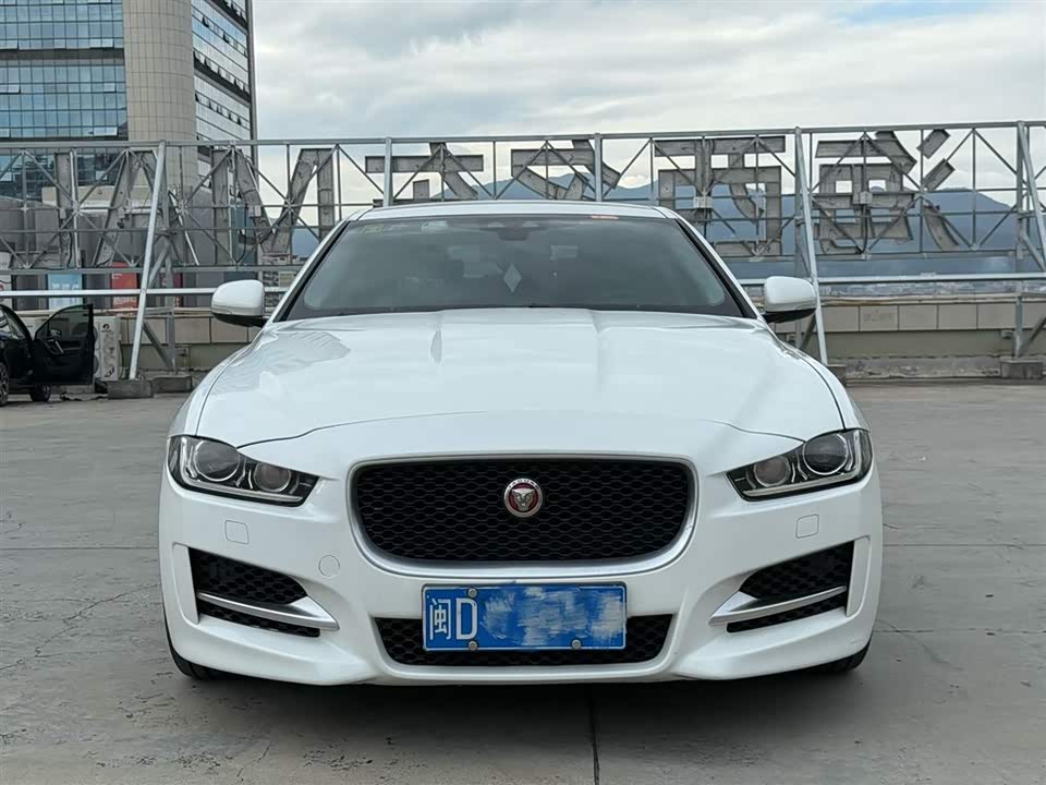 Jaguar XE