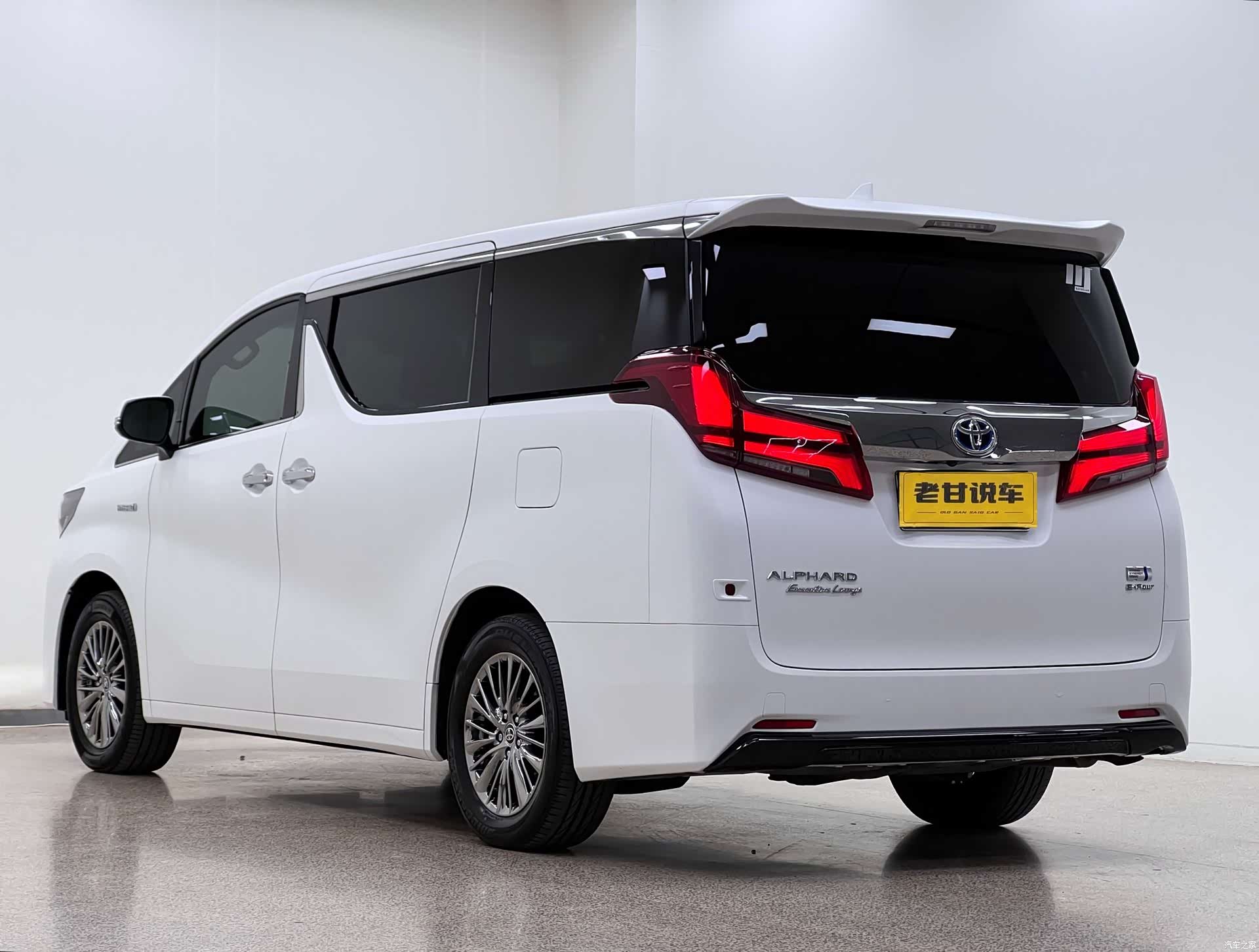 Toyota Alphard, 2022 8