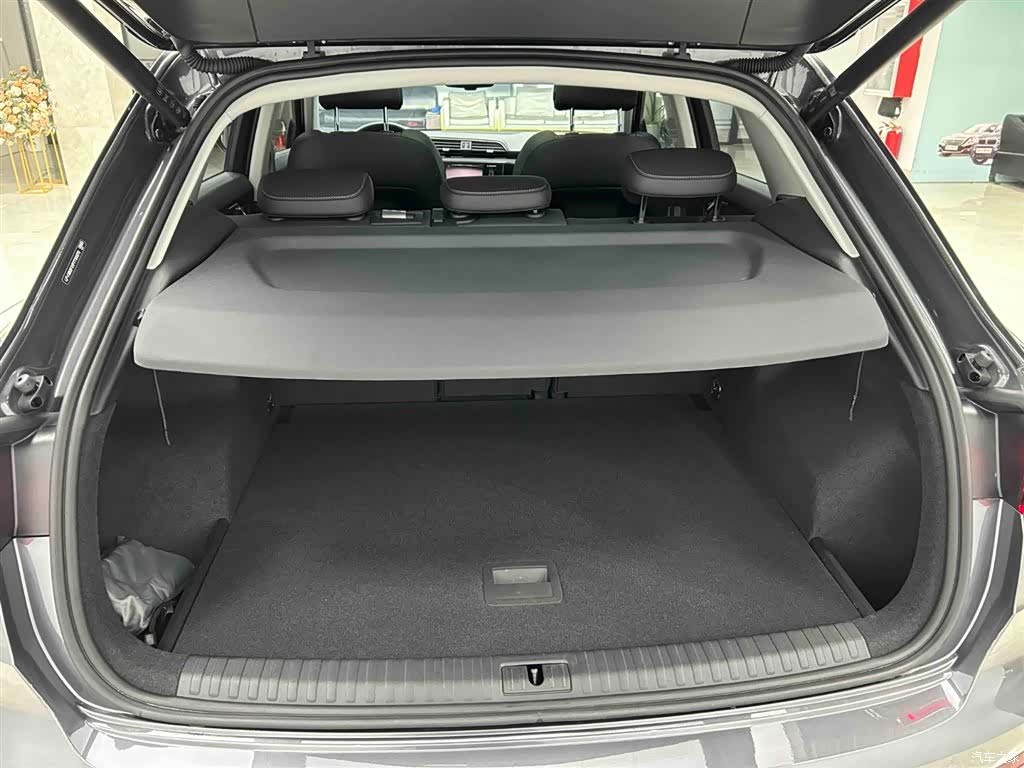 Audi Q3, 2023 16