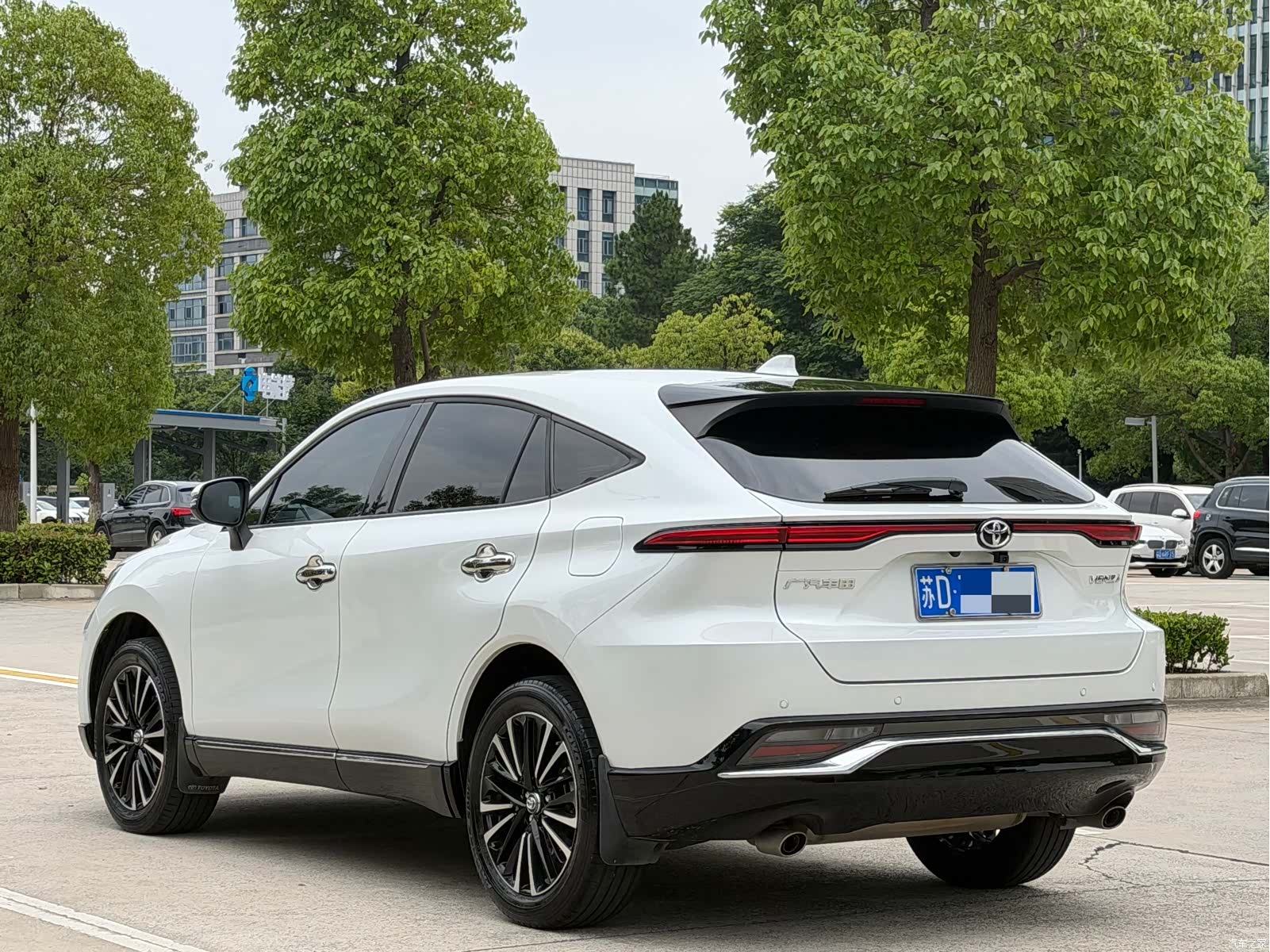 Toyota Venza, 2022 все фото